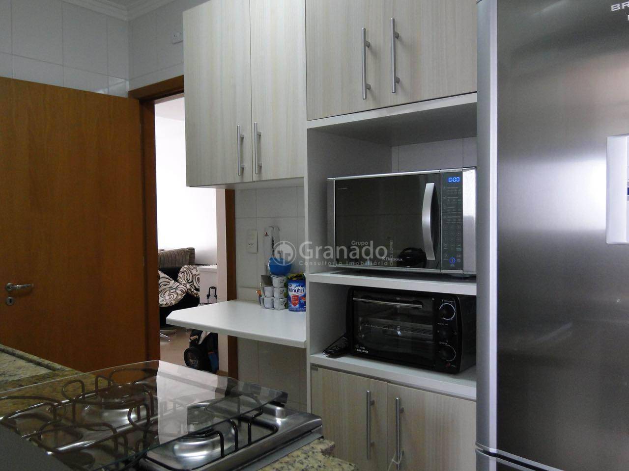 Apartamento à venda com 3 quartos, 77m² - Foto 4