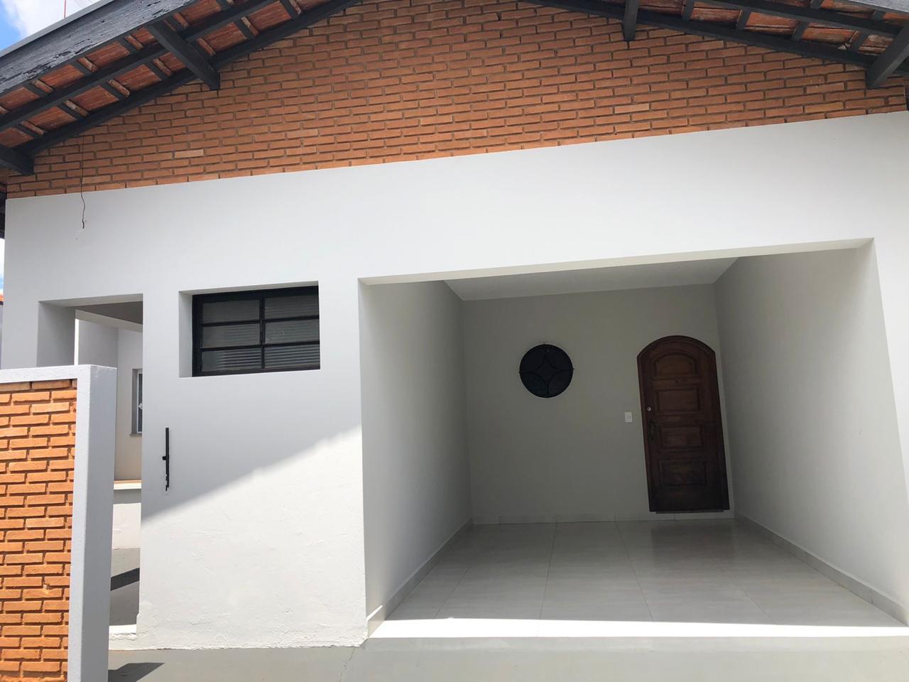 Casa à venda com 3 quartos, 300m² - Foto 1