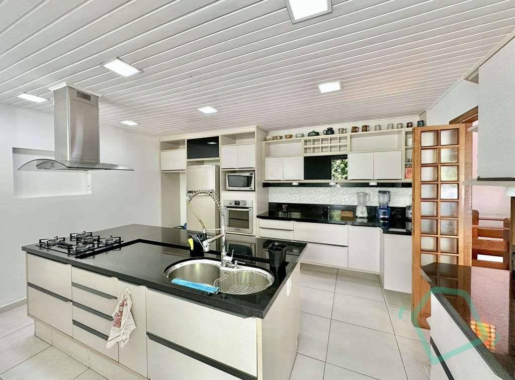 Casa de Condomínio à venda e aluguel com 3 quartos, 473m² - Foto 17