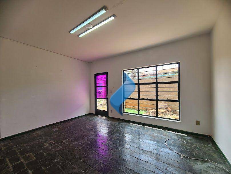 Casa para alugar com 3 quartos, 140m² - Foto 12