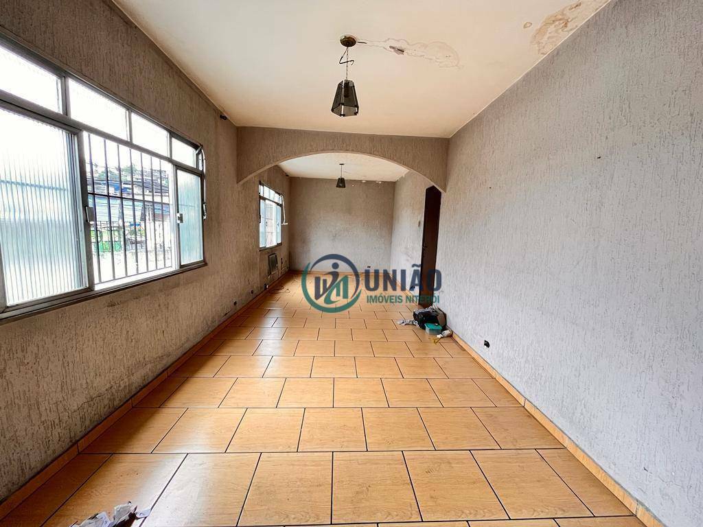 Casa à venda com 3 quartos, 150m² - Foto 3