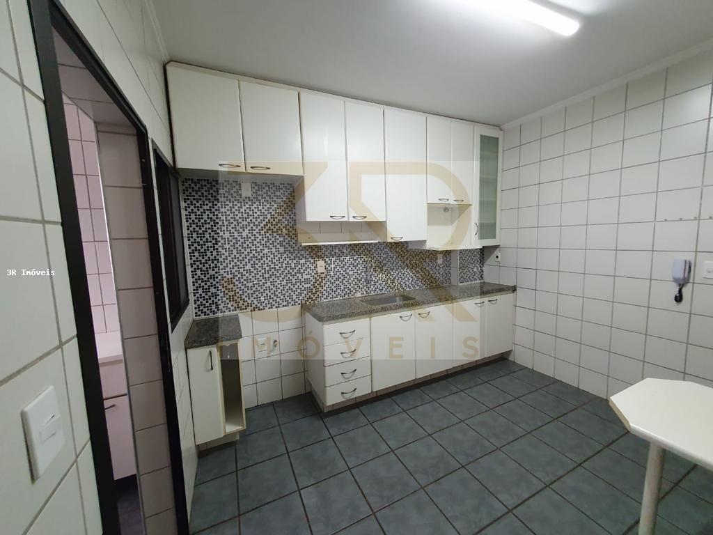 Apartamento à venda com 3 quartos, 119m² - Foto 14