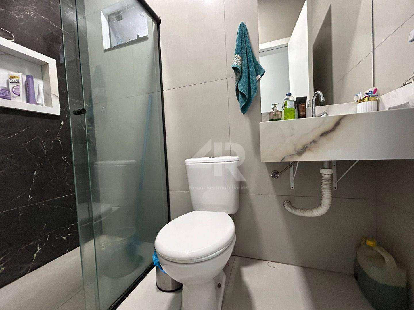 Casa à venda com 2 quartos, 65m² - Foto 8