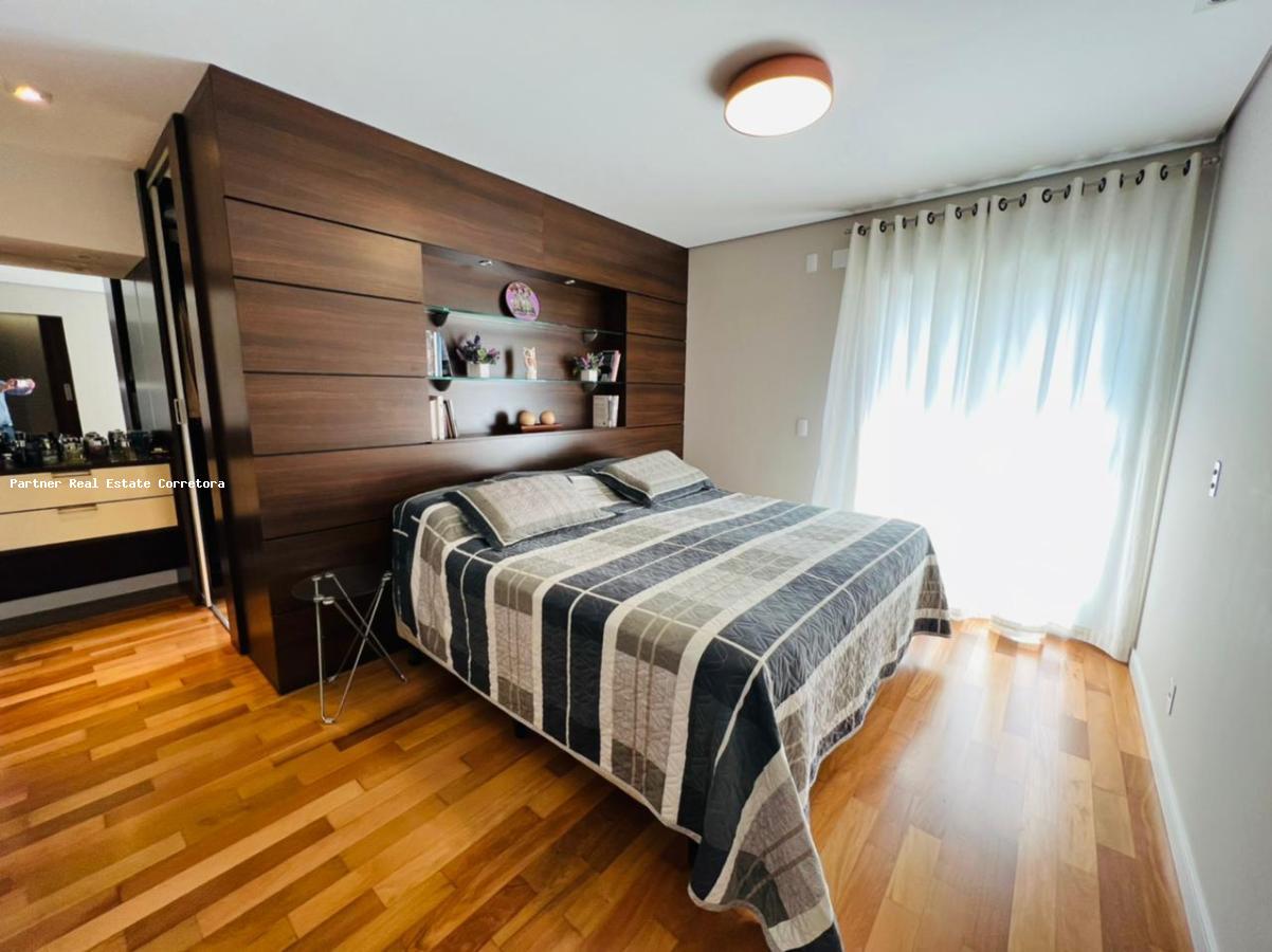 Apartamento à venda com 3 quartos, 240m² - Foto 18