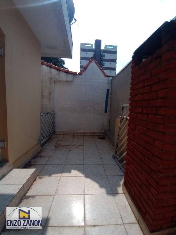 Sobrado à venda e aluguel com 3 quartos, 300m² - Foto 23