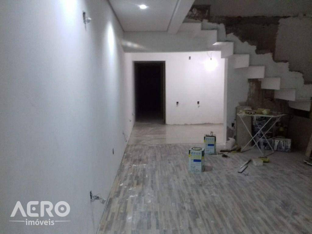 Casa à venda com 4 quartos, 220m² - Foto 15