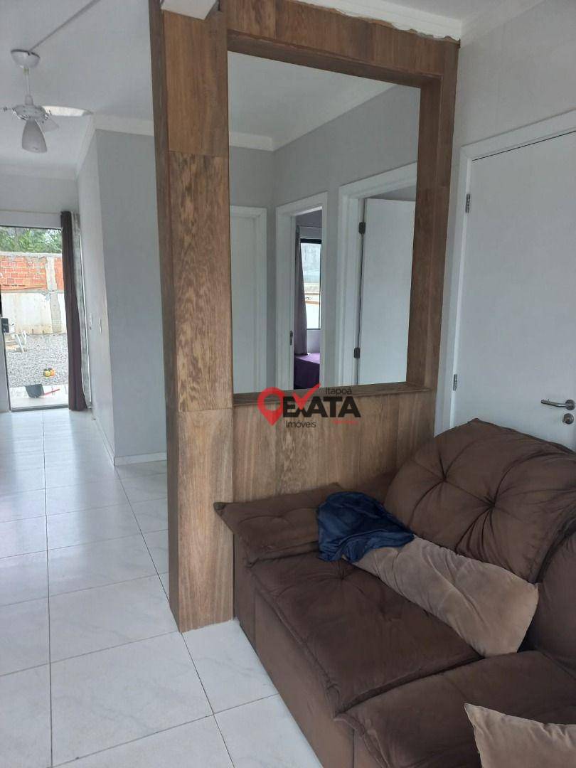 Casa à venda com 2 quartos, 50m² - Foto 3