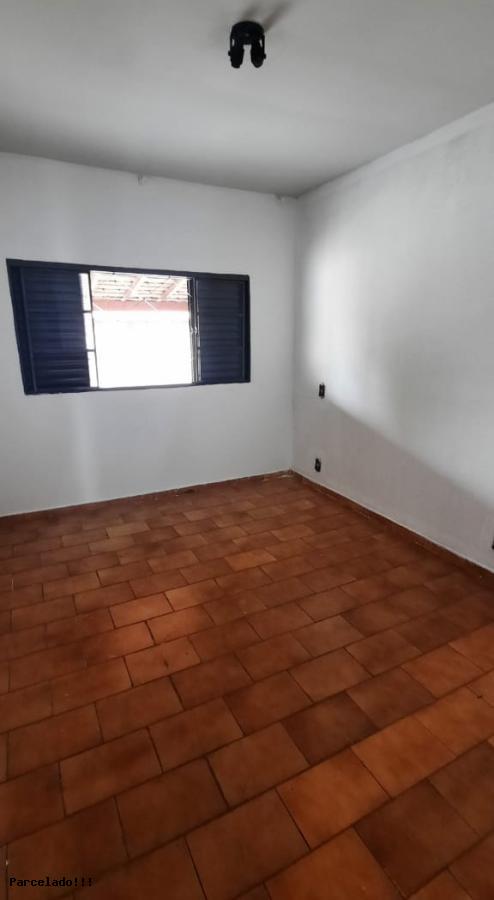 Casa à venda com 2 quartos, 244m² - Foto 9