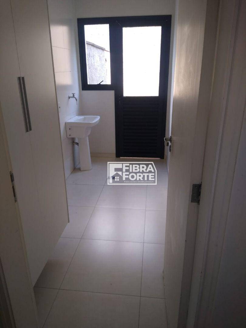 Casa de Condomínio para alugar com 3 quartos, 140m² - Foto 11