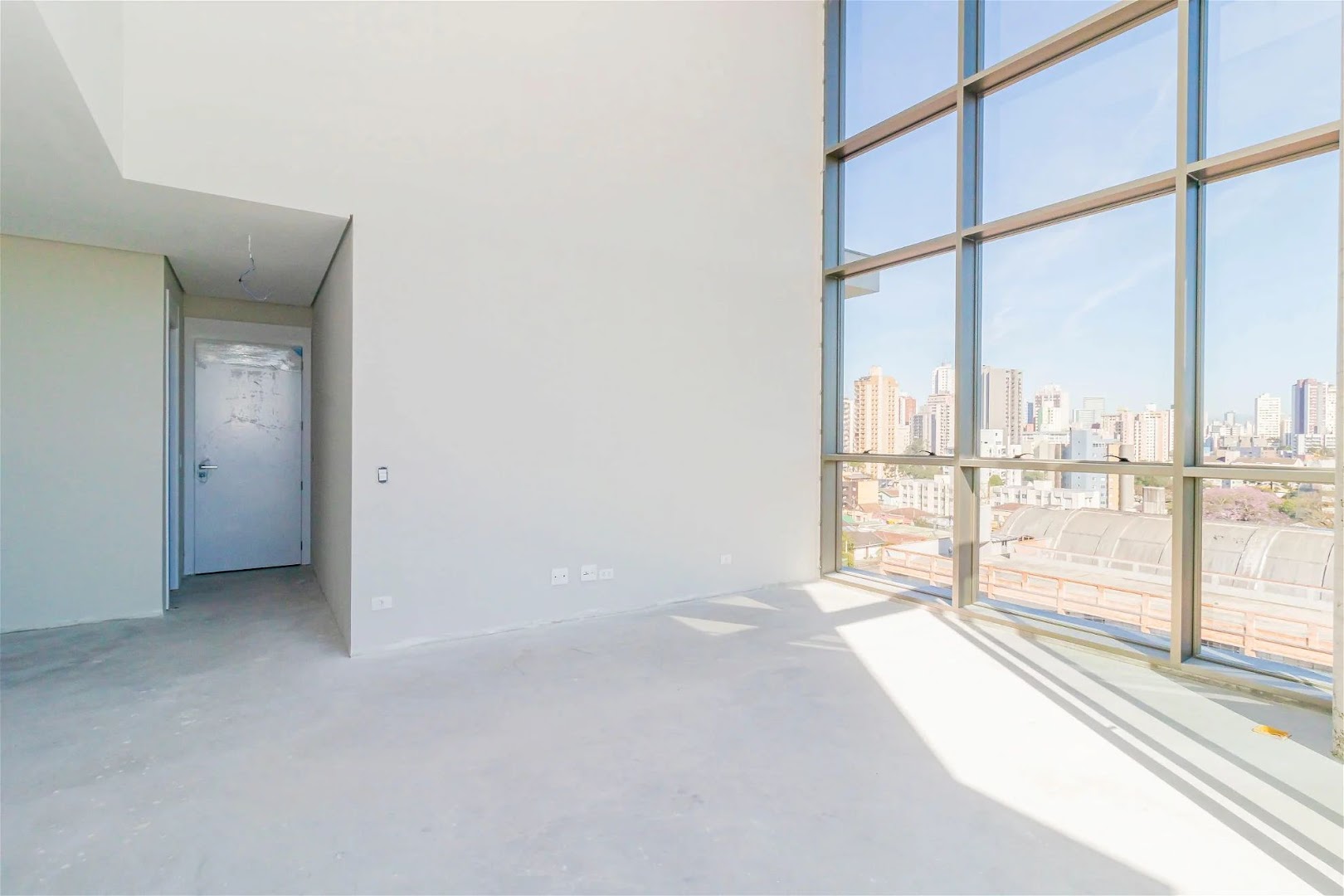 Apartamento à venda com 4 quartos, 245m² - Foto 1