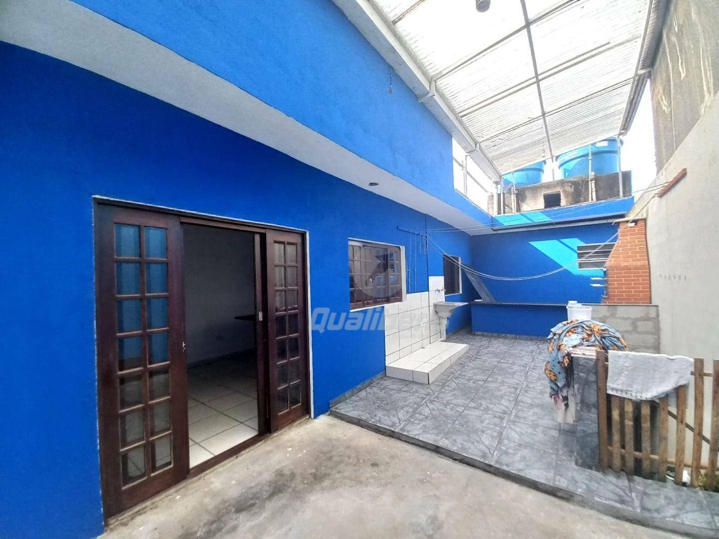 Casa à venda com 3 quartos, 90m² - Foto 1