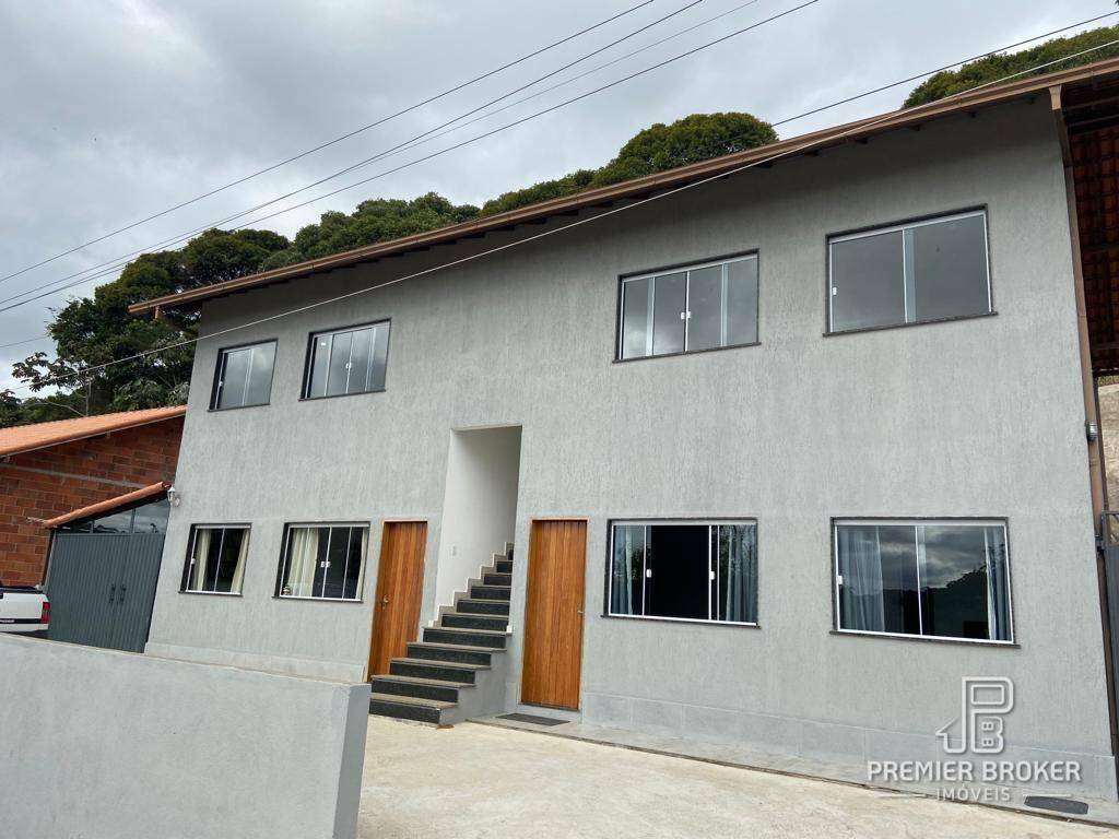 Casa à venda com 2 quartos, 54m² - Foto 1