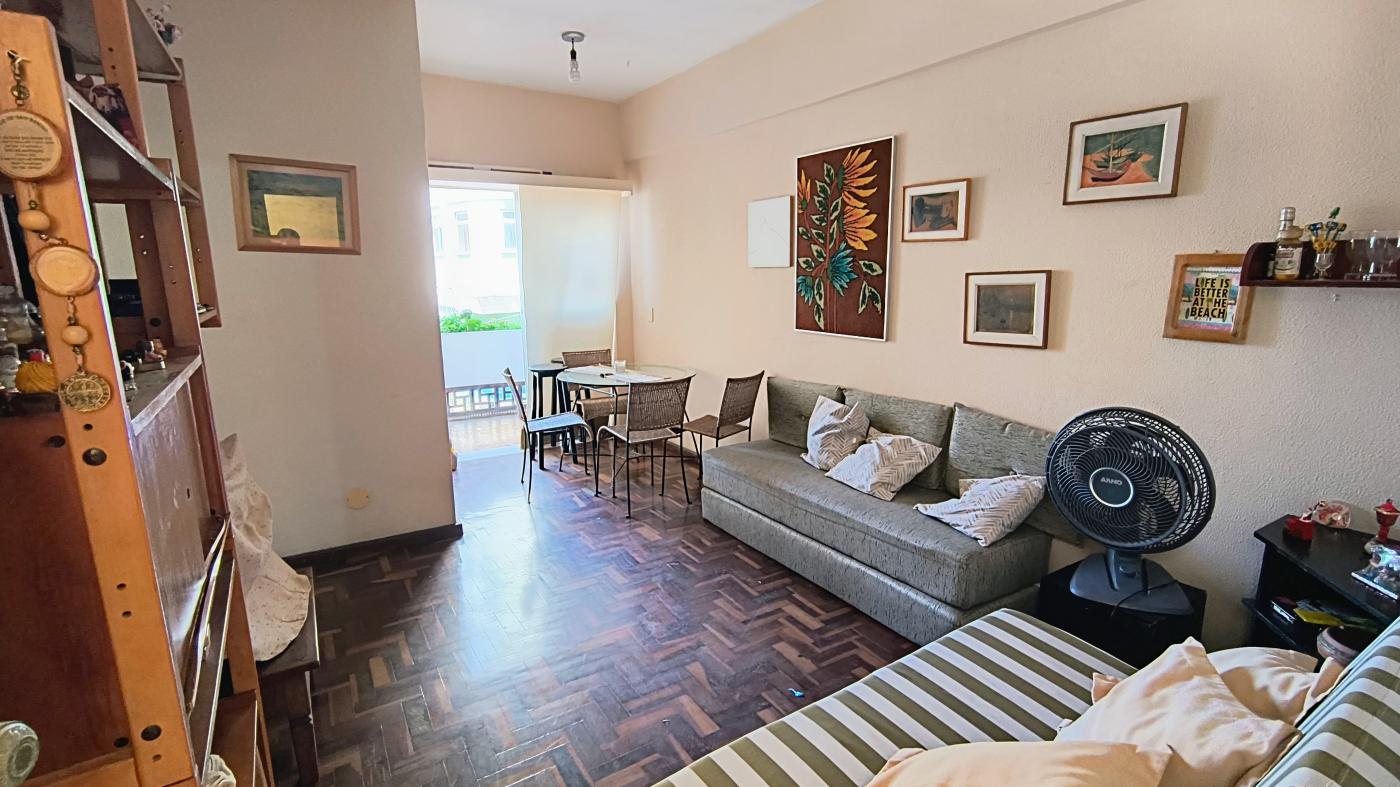 Apartamento à venda com 2 quartos, 72m² - Foto 2