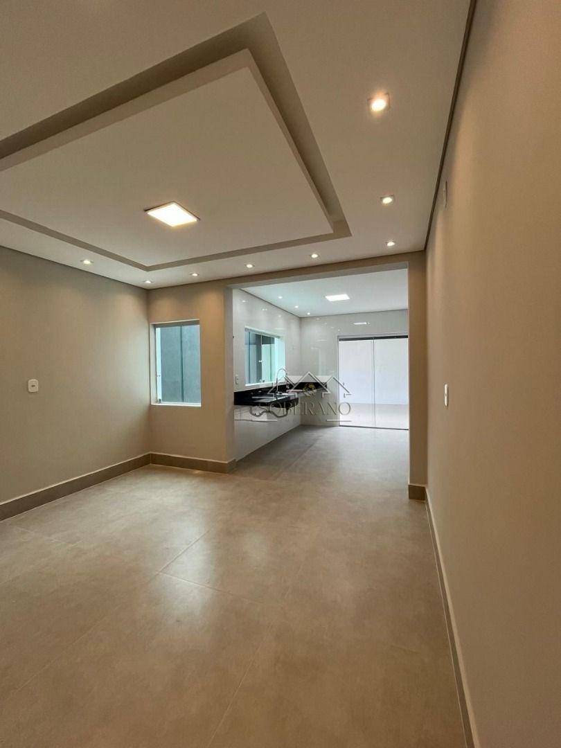 Sobrado à venda com 3 quartos, 180m² - Foto 1