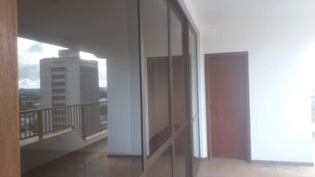 Apartamento para alugar com 4 quartos, 320m² - Foto 8