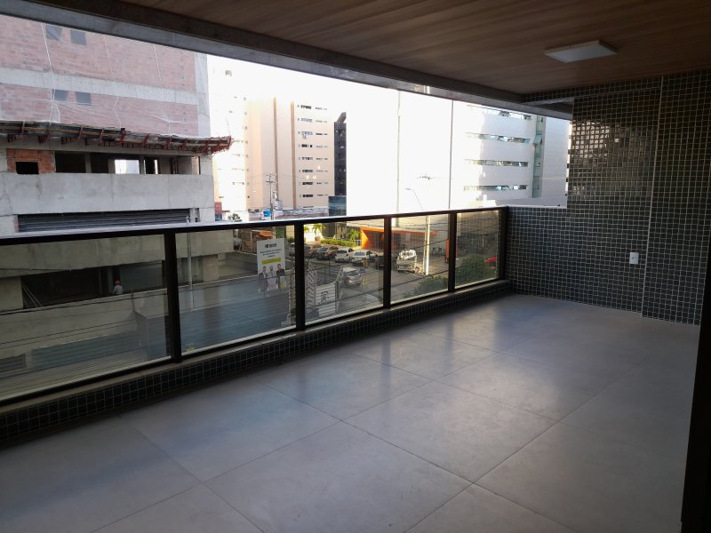 Apartamento à venda com 4 quartos, 200m² - Foto 2