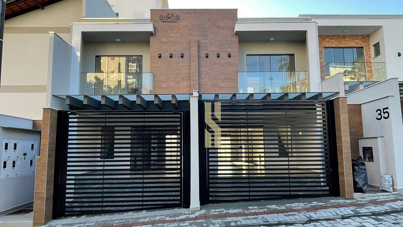 Sobrado à venda com 3 quartos, 135m² - Foto 1