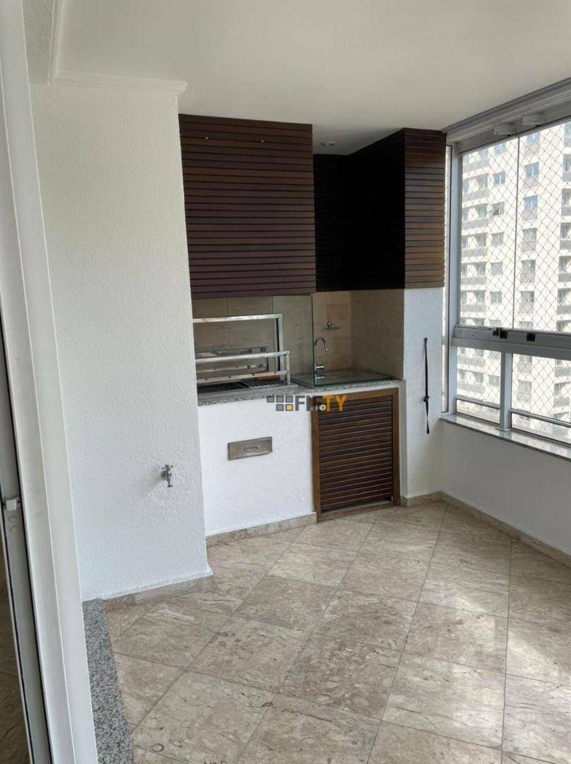 Apartamento para alugar com 3 quartos, 146m² - Foto 6