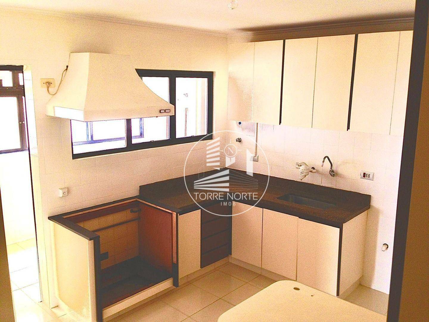 Apartamento à venda com 4 quartos, 153m² - Foto 9