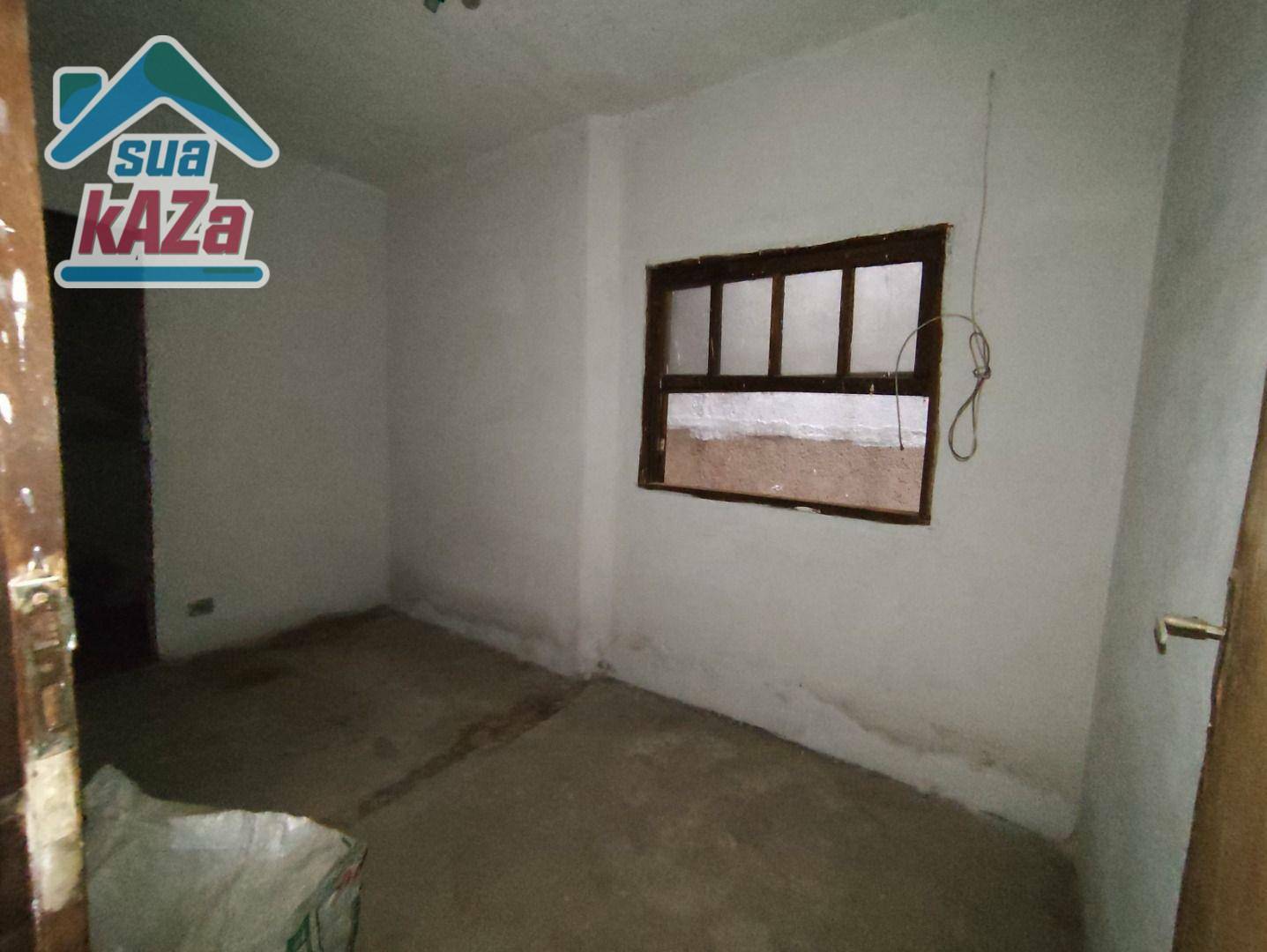 Casa à venda com 6 quartos, 230m² - Foto 9