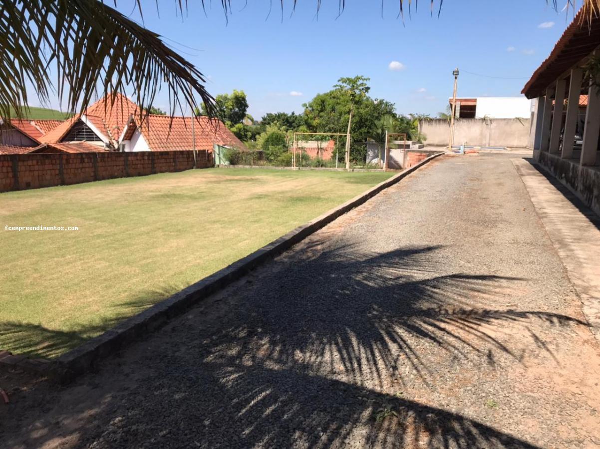 Fazenda à venda com 3 quartos, 1280m² - Foto 1