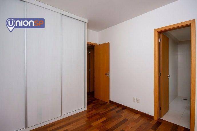 Apartamento à venda com 4 quartos, 208m² - Foto 15