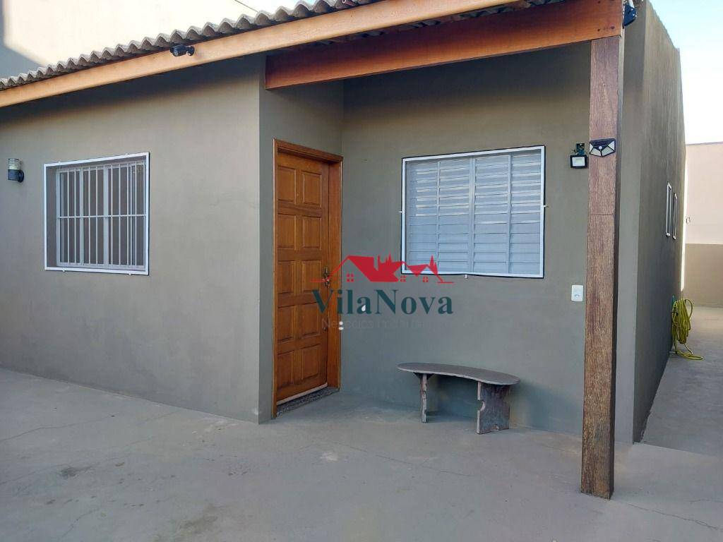 Casa à venda com 2 quartos, 70m² - Foto 1