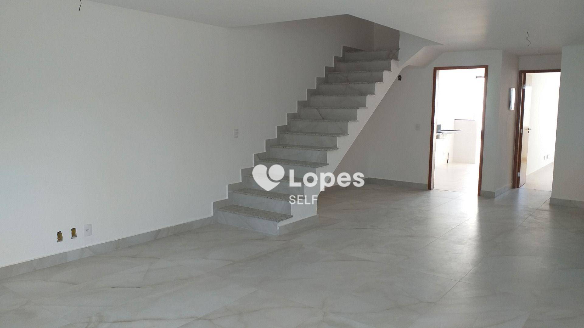 Casa à venda com 4 quartos, 150m² - Foto 3