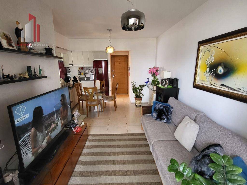 Apartamento à venda com 2 quartos, 62m² - Foto 3