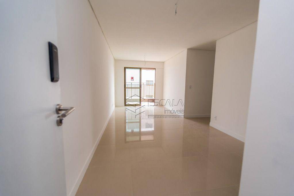 Apartamento à venda com 3 quartos, 88m² - Foto 2