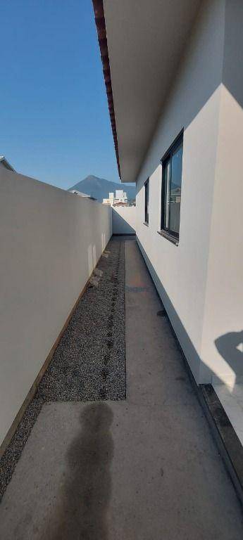 Casa à venda com 3 quartos, 70m² - Foto 5