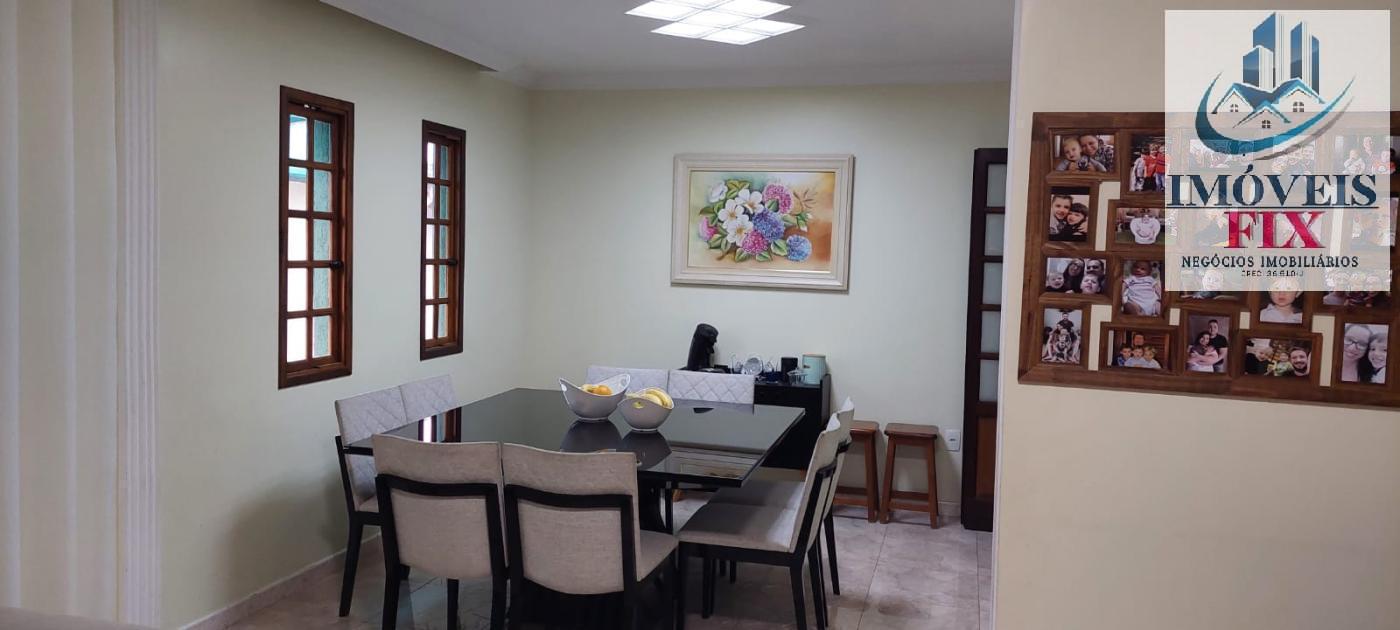 Casa à venda com 3 quartos, 250m² - Foto 4