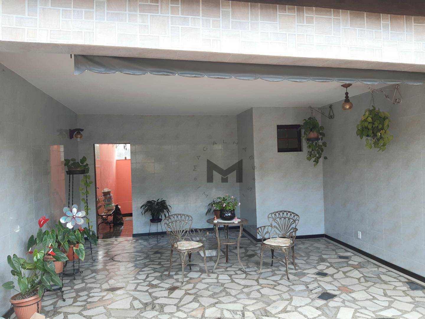 Casa à venda com 3 quartos, 300m² - Foto 4