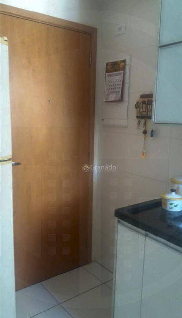 Apartamento à venda com 3 quartos, 85m² - Foto 3