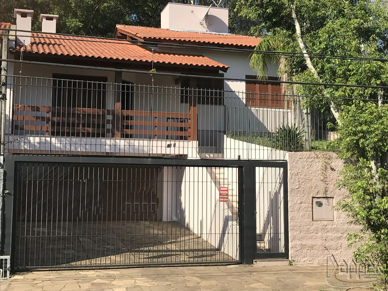 Casa à venda com 3 quartos, 141m² - Foto 1