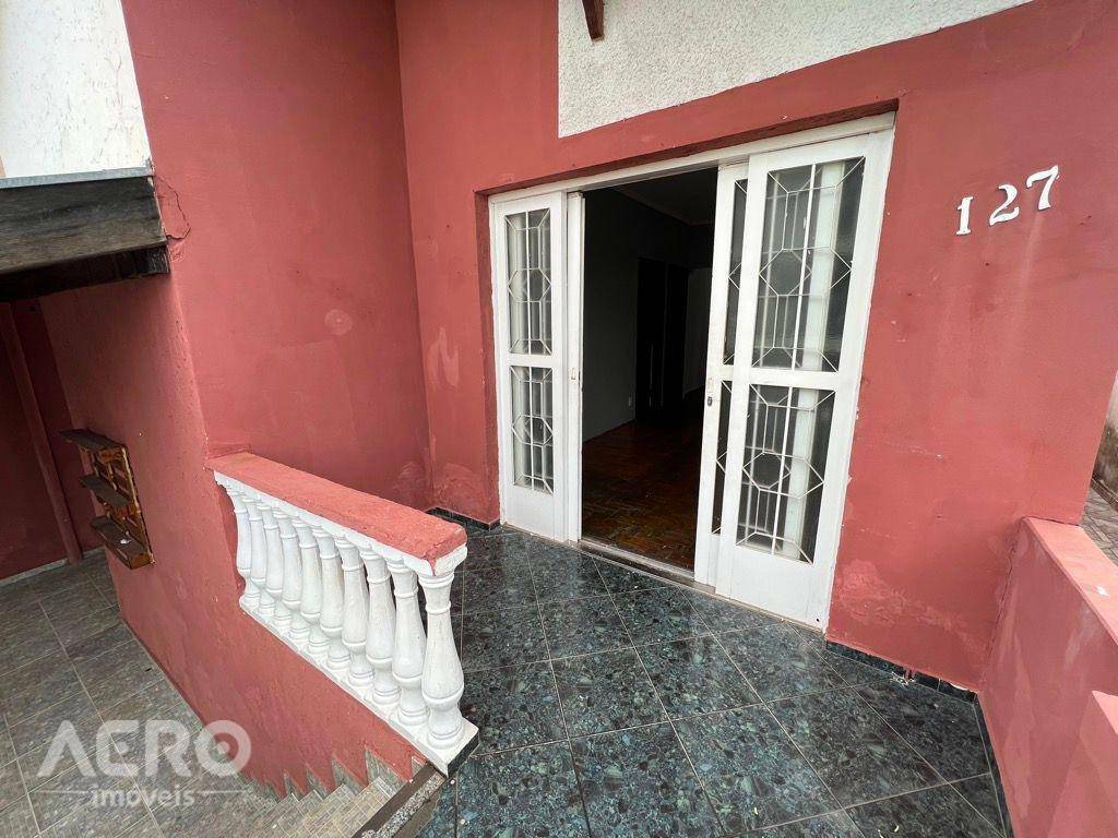 Casa à venda com 4 quartos, 220m² - Foto 10