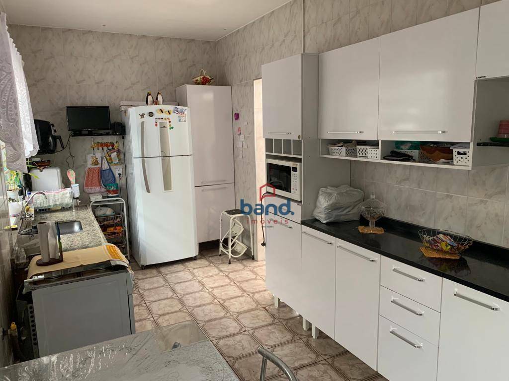 Casa à venda com 3 quartos, 180m² - Foto 3