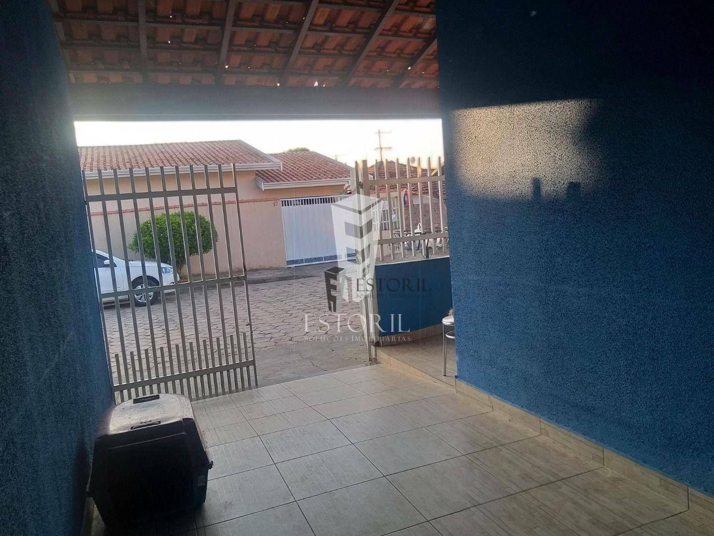 Casa à venda com 2 quartos, 200m² - Foto 4