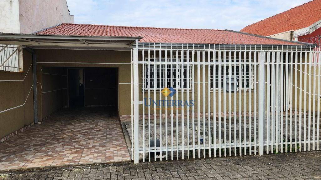 Casa à venda com 4 quartos, 180m² - Foto 1