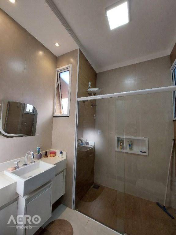 Casa de Condomínio à venda com 3 quartos, 210m² - Foto 24