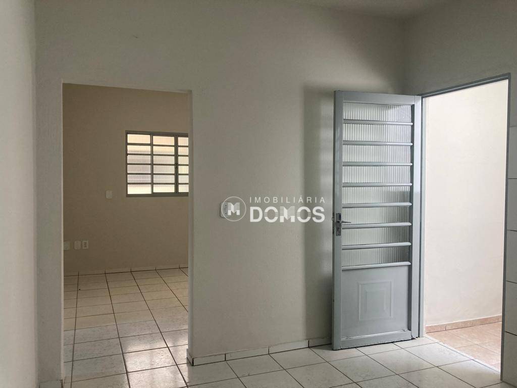 Apartamento para alugar com 2 quartos, 60m² - Foto 12