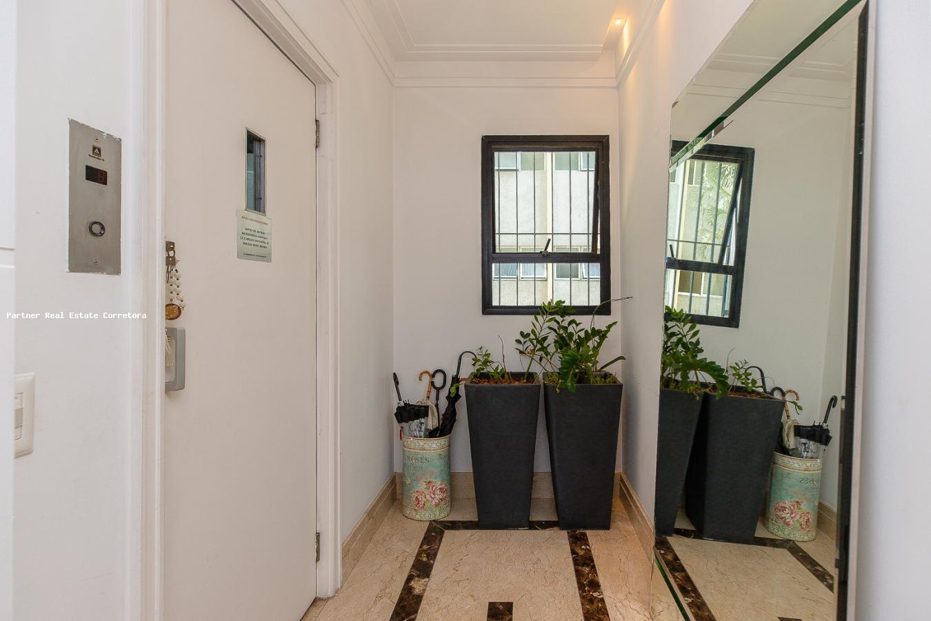 Apartamento à venda com 3 quartos, 235m² - Foto 2