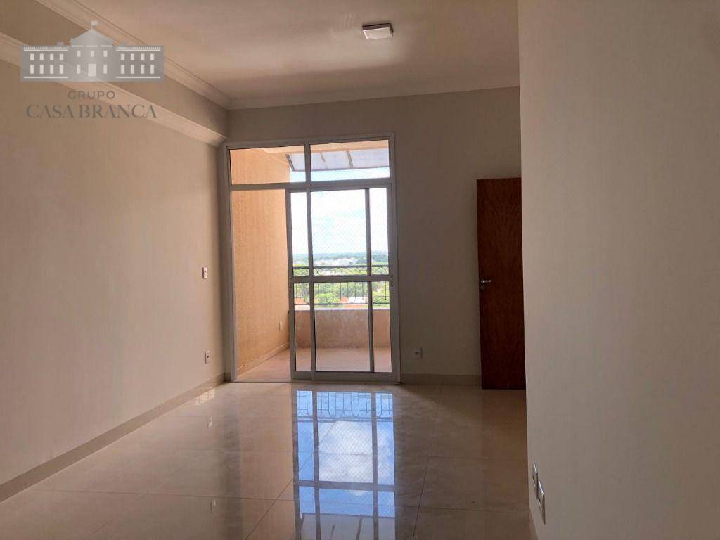 Apartamento para alugar com 3 quartos, 105m² - Foto 2