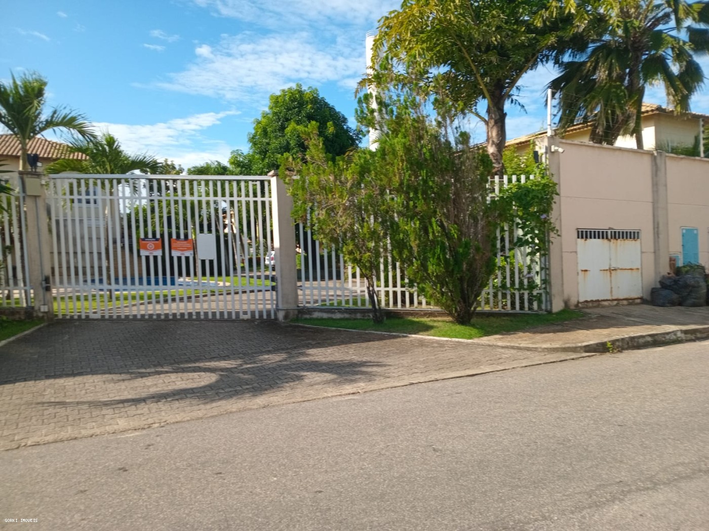 Casa de Condomínio à venda com 4 quartos, 185m² - Foto 1