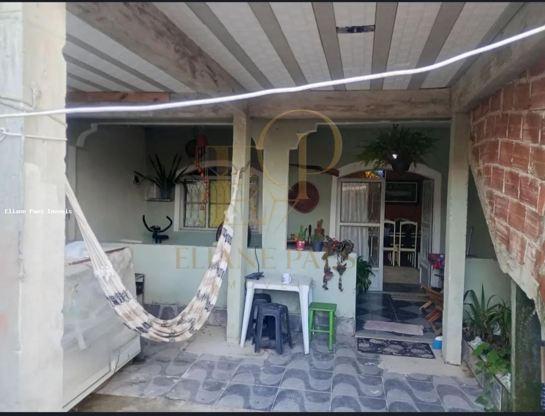 Casa à venda com 3 quartos, 200m² - Foto 1
