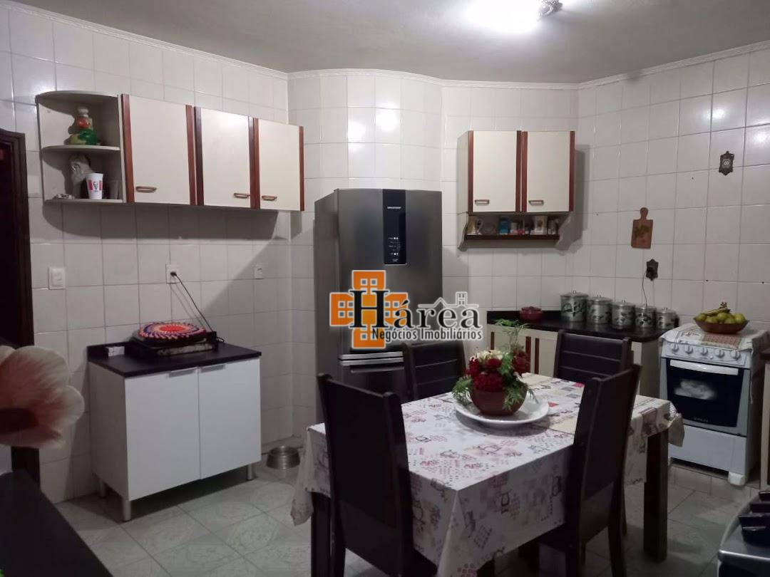 Casa à venda com 3 quartos, 243m² - Foto 10