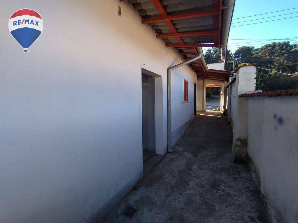 Casa à venda com 6 quartos, 660m² - Foto 3