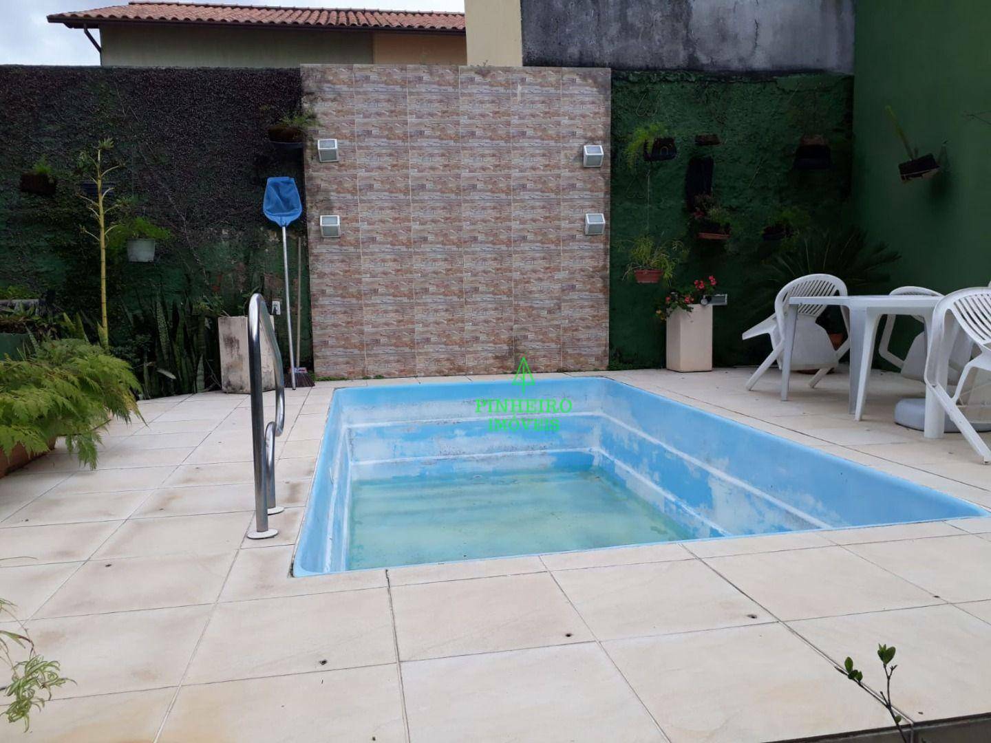 Casa à venda com 3 quartos, 180m² - Foto 1