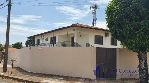 Sobrado à venda com 3 quartos, 254m² - Foto 1