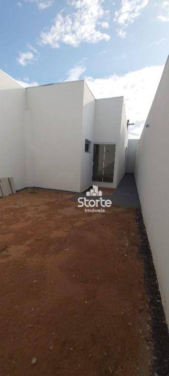 Casa à venda com 2 quartos, 70m² - Foto 18